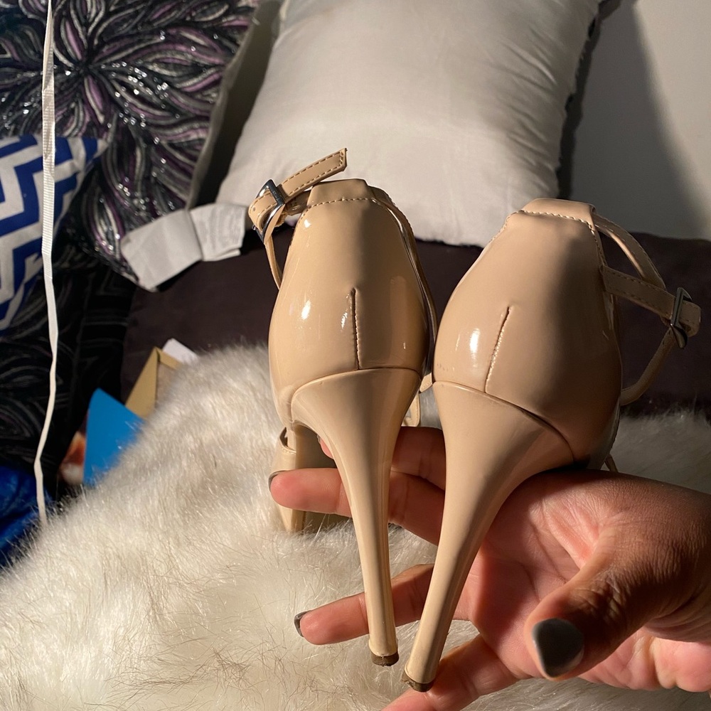 High heels - Picture 4 of 6